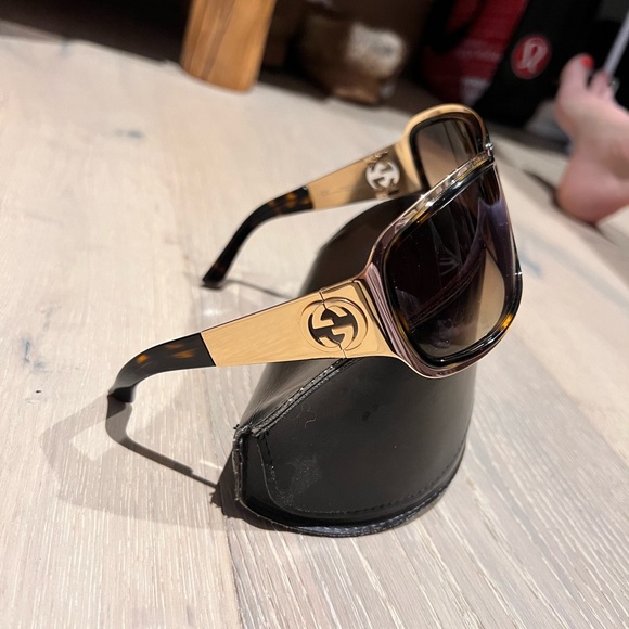 Gucci Sunglasses - Picture 4 of 9